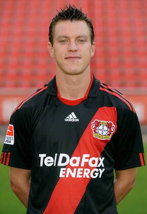 Fussball, Fototermin zur Bundesliga-Saison 2010 2011: Bayer Leverkusen: Hanno Balitsch.