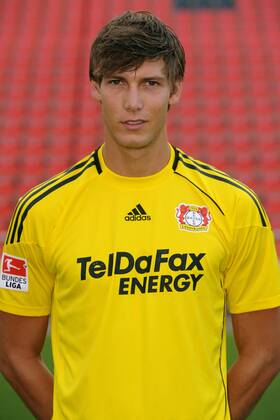 Fussball, Fototermin zur Bundesliga-Saison 2010 2011: Bayer Leverkusen: Fabian Giefer.