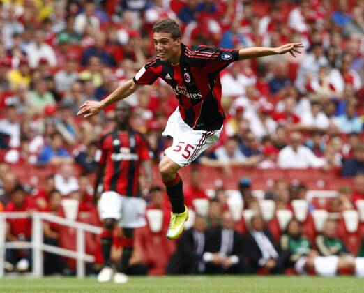 Football - Emirates Cup - AC Milan v Olympique Lyonnais Simone Verdi of AC Milan at Emirates Stadium