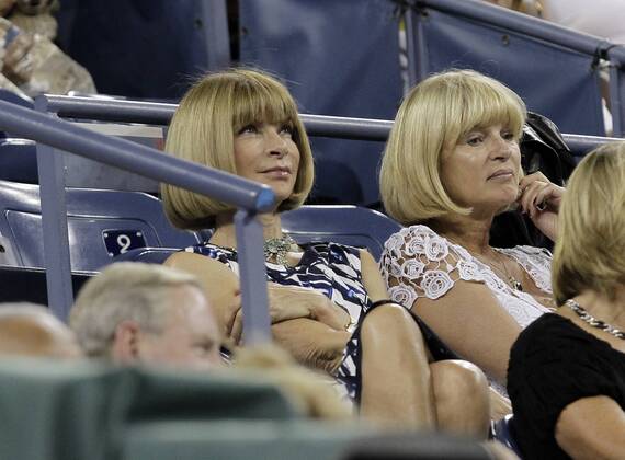 Anna Wintour (England, L), Chefredakteurin der Vogue auf der Tribüne  NYP20100830116 o0 people Zuschauer
