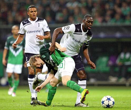 14.09.2010, Fußball Champions League , Gruppe A , SV Werder Bremen - Tottenham Hotspur FC , im Weserstadion Bremen, v.l. Marko Marin (Werder Bremen) , Ledley King (Tottenham Hotspurs)