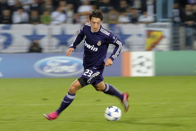 AJ Auxerre - Real Madrid CF - Champions League 2010 2011 - 28.09.2010: Mesut Özil (Real Madrid) - xJBxAutissierx 