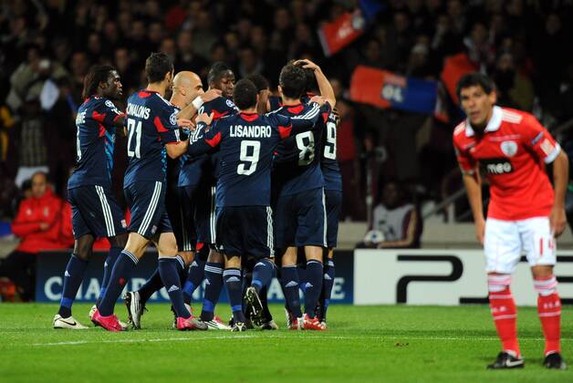 OLYMPIQUE LYON vs. SL BENFICA LISSABON 2:0 - Champions League - Pape Diakhate (Lyon, L) jubelt mit seinen Mitspielern - xAnthonyBibardxFEPx 