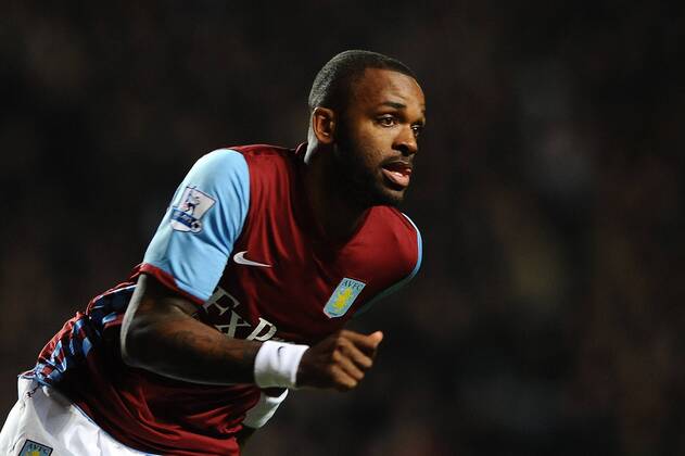 Football - Premier League - Aston Villa vs. Manchester City Aston Villa s new signing Darren Bent celebrates in action on his debut at Villa Park, Birmingham o0 Jubel Freude