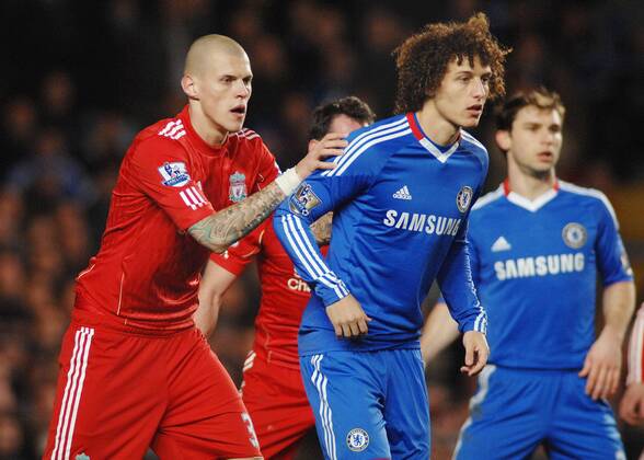 Football - Premier League - Chelsea FC London vs. Liverpool FC 06 02 2011 Debut boy David Luiz (Chelsea FC London, R) Martin Skrtel (Liverpool FC) -