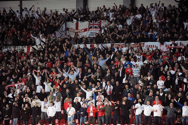 Football - International Friendly: England fans at Parken Stadium, Copenhagen  o0 Fan, Fußballfan, Publikum totale Fahne, Landesfahne