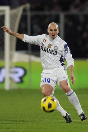 AC Florenz ACF Fiorentina (lila) vs. Inter Mailand (weiß) --- Esteban Cambiasso