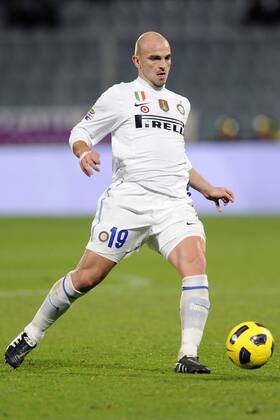AC Florenz ACF Fiorentina (lila) vs. Inter Mailand (weiß) --- Esteban Cambiasso