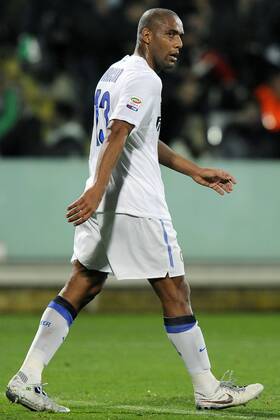 AC Florenz ACF Fiorentina (lila) vs. Inter Mailand (weiß) --- Maicon  o0 Enttäuschung