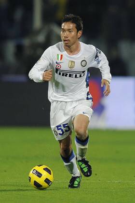 AC Florenz ACF Fiorentina (lila) vs. Inter Mailand (weiß) --- Yuto Nagatomo