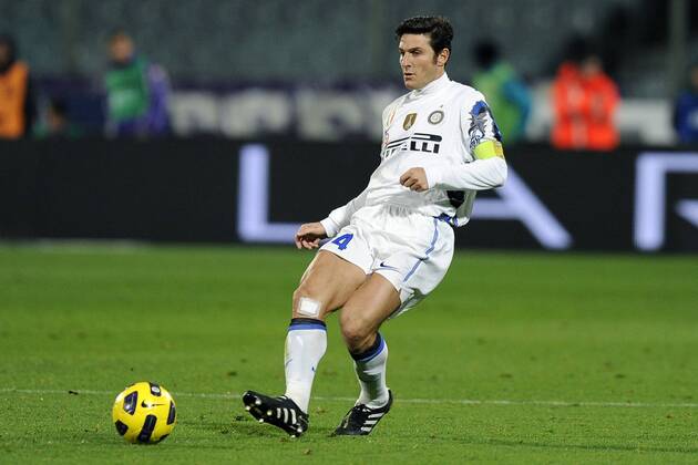 AC Florenz ACF Fiorentina (lila) vs. Inter Mailand (weiß) --- Javier Zanetti