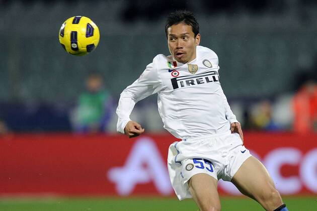AC Florenz ACF Fiorentina (lila) vs. Inter Mailand (weiß) --- Yuto Nagatomo
