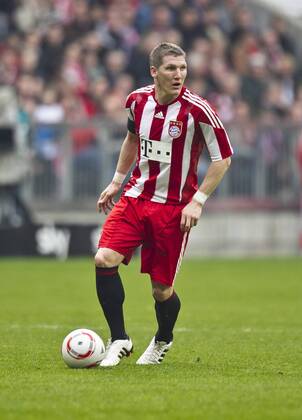 Bastian Schweinsteiger (Bayern 31) - FC Bayern Muenchen (rot) vs. Hamburger SV (blau)