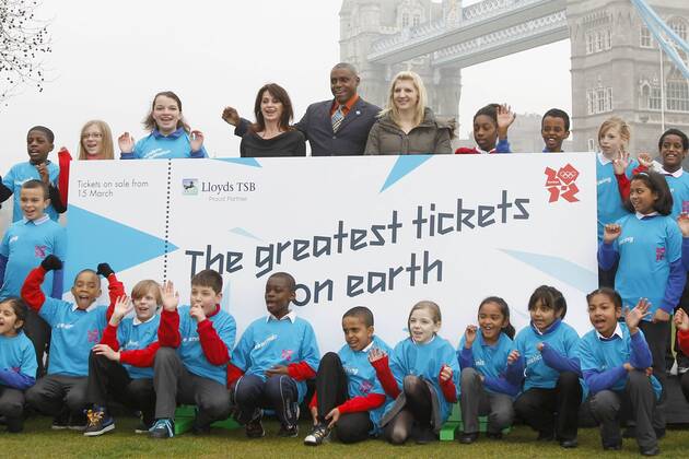 Olympics - Ticket sales launch Famous past and present Olympians help launch the sale of Olympic Tickets which went on sale form midnight on the 15th March 2011. 6.6 million tickets will be on sale to the public for 26 sports at 34 competition venues pictured: Carl Lewis (USA, C), Rebecca Adlington (GBR, R), Nadia Comaneci (Romania, L) -  o0 Ticketing Verkauf Ticket Karten Eintrittskarten