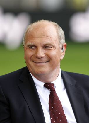 Fußball Bundesliga Saison 2011 2012, 1. Spieltag : Borussia Dortmund-Hamburger SV 3-1 im Signal Iduna Park in Dortmund- Uli Hoeneß beim Sky Gespräch vor dem Spiel Fussball,Herren,Männer,Liga,Bundesliga,DFL,SKY,Medien,Interview, Gesprächsrunde,Diskussion,Experte,Fachmann,Kommentar,Mimik,Porträt,hoch
