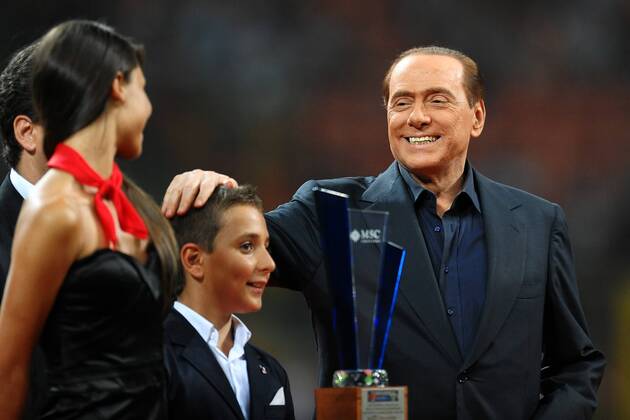 Ministerpräsident Silvio BERLUSCONI (ITA) - Stadio Meazza - Trofeo Berlusconi - AC Milan - Juventus Turin - o0 people Politik Siegerehrung Pokal Objekte