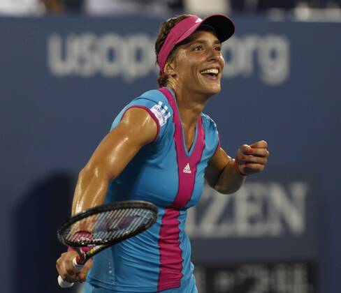 US Open 2011, USTA Billie Jean King National Tennis Center, Flushing Meadows, New York,ITF Grand Slam Tennis Tournament, Andrea Petkovic (GER) tanzt nach ihrem Sieg,Jubel,Freude,Emotion, Einzelbild,Halbkörper,Querformat