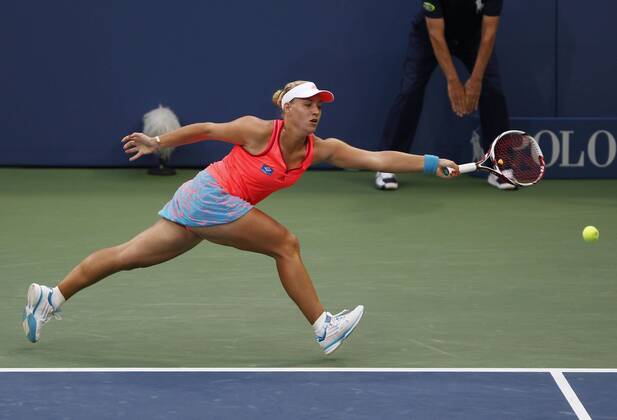 US Open 2011, USTA Billie Jean King National Tennis Center, Flushing Meadows, New York,ITF Grand Slam Tennis Tournament,Angelique Kerber (GER),Aktion, Einzelbild,Ganzkörper,Querformat