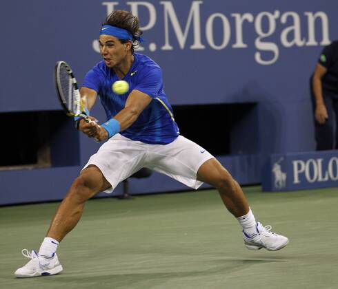 US Open 2011, USTA Billie Jean King National Tennis Center, Flushing Meadows, New York,ITF Grand Slam Tennis Tournament,Rafael Nadal(ESP),Aktion,Einzelbild,Ganzkörper,Querformat