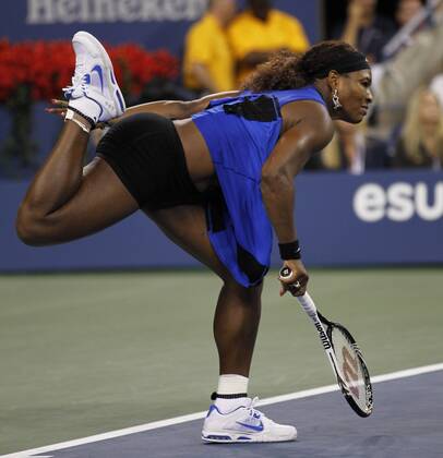 US Open 2011, USTA Billie Jean King National Tennis Center, Flushing Meadows, New York,ITF Grand Slam Tennis Tournament,Serena Williams(USA),Aktion, Einzelbild,Ganzkörper,Querformat