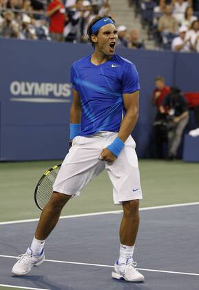 US Open 2011, USTA Billie Jean King National Tennis Center, Flushing Meadows, New York,ITF Grand Slam Tennis Tournament,Rafael Nadal (ESP) macht die Faust und jubelt,Jubel,Emotion,Einzelbild,Ganzkörper,Hochformat