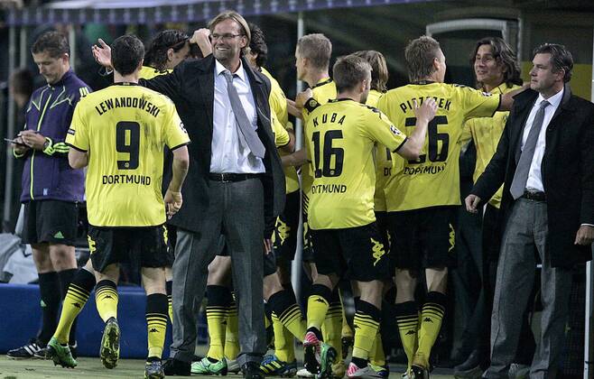 Borussia Dortmund (BVB) - Arsenal FC London, Jubel BVB zum Tor zum 1:1, Robert Lewandowski, Jürgen Klopp