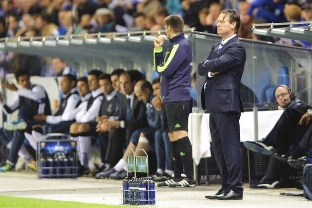 coach Mario Been of Genk, KRC Genk - Valencia CF xVIxJackxJacobsxIVx 360635