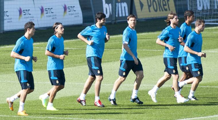 Real Madrid Training - Valdebebas - 26 09 2011 - Cristiano Ronaldo, Mesut Özil, Raul Albiol, Xabi Alonso, Sergio Ramos, Raphael Varane 