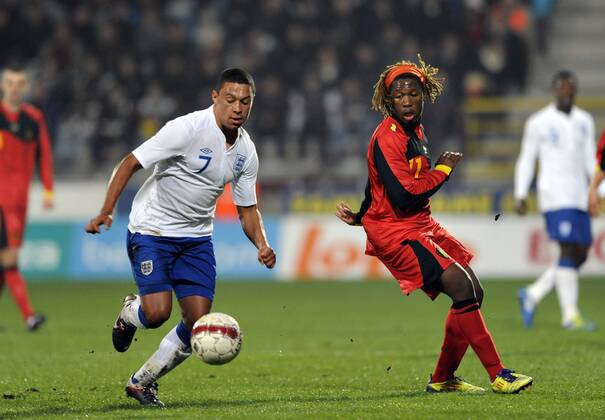 MONS , 14 11 2011 FOOTBALL UEFA EURO 2013 QUALIFICATION UNDER 21 BELGIUM ENGLAND ALEX O . CHAMBERLAIN ZIGUY BADIBANGA Picture Michel GOUVERNEUR © REPORTERS PRESS AGENCY 