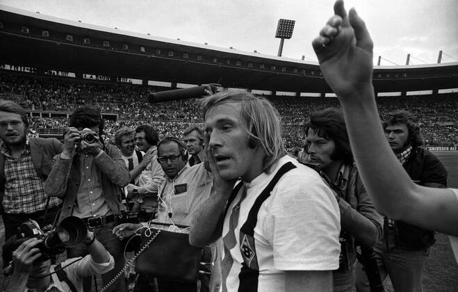 Günter Netzer (Borussia Mönchengladbach) ist DFB Pokalsieger 1973