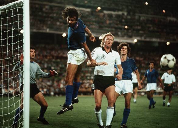 Fussball WM Weltmeisterschaft 1982 82 in Spanien, Deutschland BRD-Italien: Horst Hrubesch, Cabrini