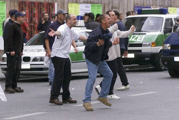 Fussball Laenderspiel Deutschland - England Fans Zuschauer Hooligans Polizei Innenstadt Muenchen