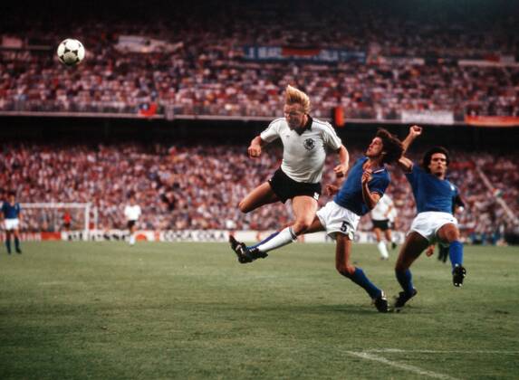 Fussball Herren Endspiel Finale WM Weltmeisterschaft 1982 Deutschland - Italien links: Horst Hrubesch
