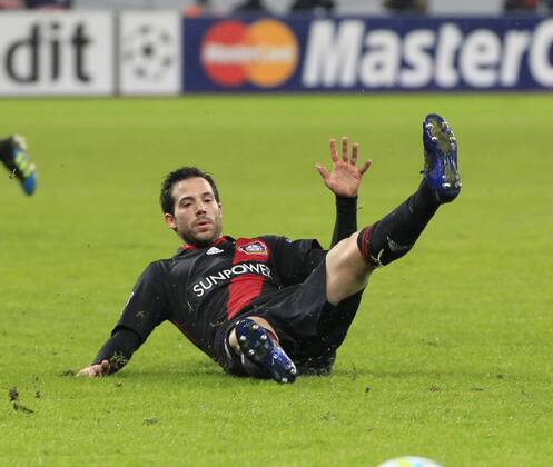Deutschland, Herren Fussball, UEFA Champions League Achtelfinale Bayer 04 Leverkusen vs. FC Barcelona 14.02.2012, Bayarena Leverkusen , Gonzalo Castro, Bayer 04 Leverkusen,