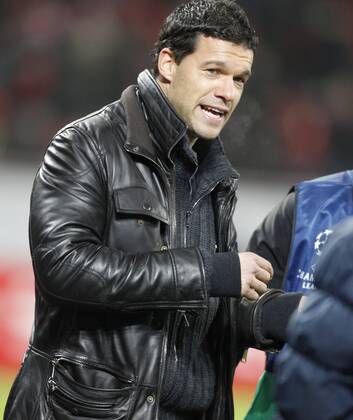 Deutschland, Herren Fussball, UEFA Champions League Achtelfinale Bayer 04 Leverkusen vs. FC Barcelona 14.02.2012, Bayarena Leverkusen , Michael ballack, Bayer 04 leverkusen,