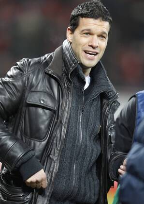 Deutschland, Herren Fussball, UEFA Champions League Achtelfinale Bayer 04 Leverkusen vs. FC Barcelona 14.02.2012, Bayarena Leverkusen , Michael ballack, Bayer 04 Leverkusen,