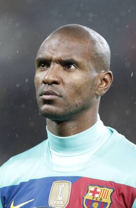 Deutschland, Herren Fussball, UEFA Champions League Achtelfinale Bayer 04 Leverkusen vs. FC Barcelona 14.02.2012, Bayarena Leverkusen , Eric Abidal, FC barca,
