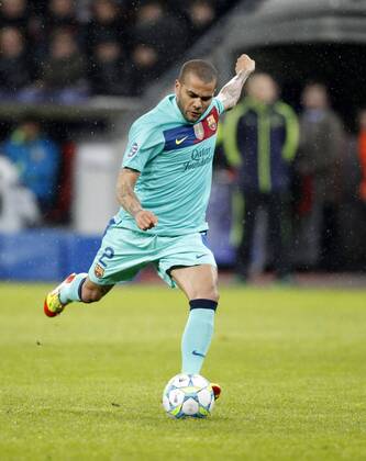 Deutschland, Herren Fussball, UEFA Champions League Achtelfinale Bayer 04 Leverkusen vs. FC Barcelona 14.02.2012, Bayarena Leverkusen , Daniel Alves, FC Barca,