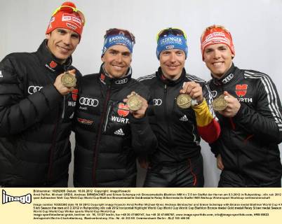 Arnd Peiffer, Michael GREIS, Andreas BIRNBACHER und Simon Schempp mit Bronzemedaille Biathlon WM 4 x 7,5 km Staffel der Herren am 0.3.2012 in Ruhpolding