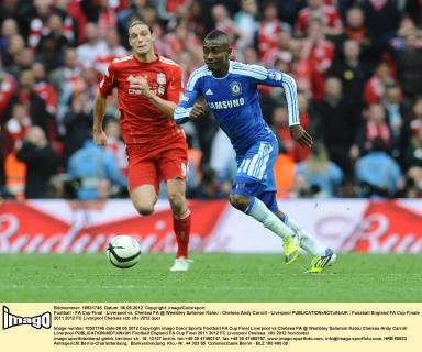 Football - FA Cup Final - Liverpool vs. Chelsea FA @ Wembley Salomon Kalou - Chelsea Andy Carroll - Liverpool