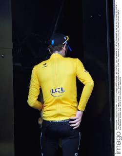 RADSPORT - Tour de France 2012 FOIX,FRANKREICH,15.JUL.12 - DIVERS, RADSPORT - Tour de France 2012, 14. Etappe, Limoux - Foix. Bild zeigt Bradley Wiggins (GBR Sky). Keywords: Gelbe Trikot.