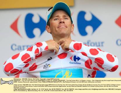 RADSPORT - Tour de France 2012 FOIX,FRANKREICH,15.JUL.12 - DIVERS, RADSPORT - Tour de France 2012, 14. Etappe, Limoux - Foix, Siegerehrung. Bild zeigt Fredrik Kessiakoff (SWE Astana). Keywords: gepunktetes Trikot.