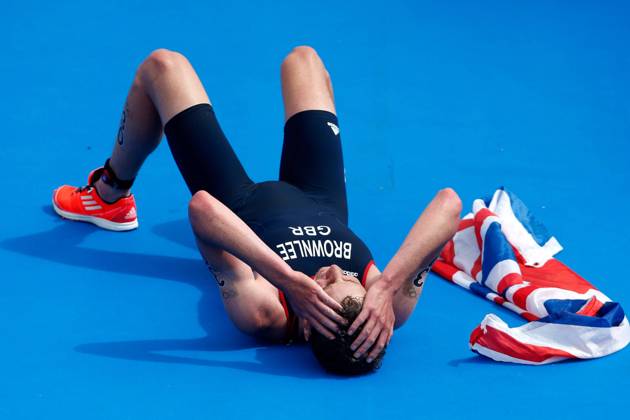 OLYMPIA - Olympische Spiele 2012 LONDON,ENGLAND,07.AUG.12 - DIVERS, OLYMPIA, TRIATHLON, LAUFSPORT - Olympische Sommerspiele in London 2012, Herren. Bild zeigt den Jubel von Alistair Brownlee (GBR).