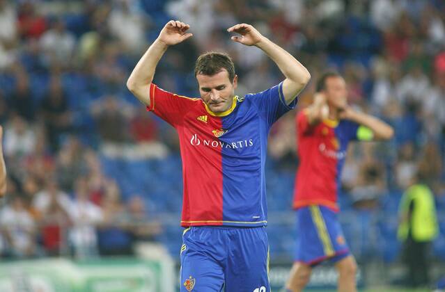 21.08.2012 St Jakob Park Basel , SCHWEIZ , Herren Fussball UEFA Champions League Qualifikation Saison 2012 2013 FC Basel - CFR Cluj 1:2 Alexander Frei (FC Basel) ; Aktion , enttäuscht , gestik 