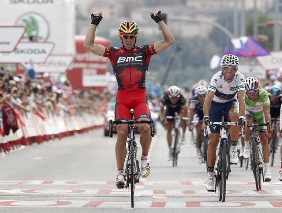 Philippe Gilbert comes winner to the finish line in stage of La Vuelta 2012 beetwen Penafiel-La Lastrilla in presence of Alejandro Valverde, second clasified (r).September 7,2012.  (201209075370)