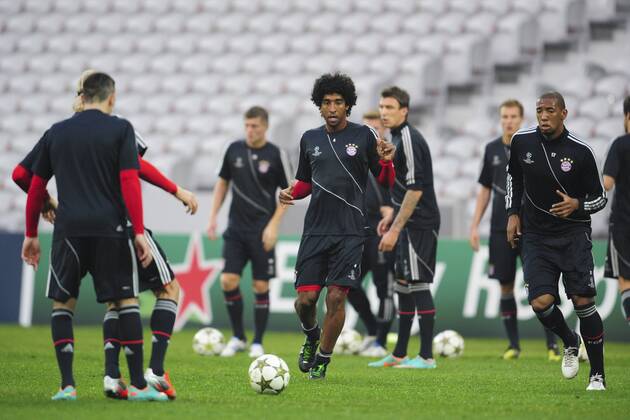 Dante FOOTBALL : entrainement du Bayern de Munich - Champions League - 22 10 2012 JBAutissier Panoramic 