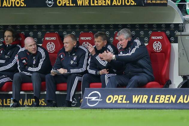02.02.2013 Fussball Bundesliga FSV Mainz 05 - FC Bayern Muenchen Spieltag 20 Fussball Maenner Saison 2012 13 unzufriedene bayern Bank mit Trainer Jupp HEYNCKES (FC Bayern Muenchen) und Sportdirektor Matthias SAMMER (FC Bayern Muenchen) und Co-Trainer Peter HERRMANN (FC Bayern Muenchen)