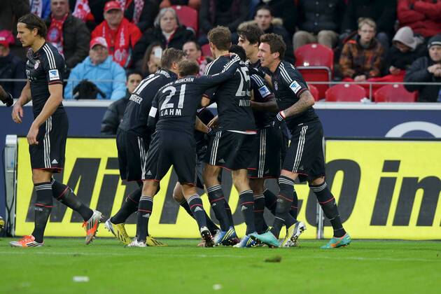 02.02.2013 Fussball Bundesliga FSV Mainz 05 - FC Bayern Muenchen Spieltag 20 Fussball Maenner Saison 2012 13 Jubel FC Bayern nach dem 0-2 durch Mario MANDZUKIC (FC Bayern Muenchen - 9)