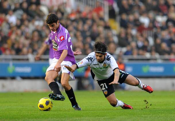 16.01.2011, Primera Division, FC Valencia - Deportivo La Coruna (L-R) Ever Banega - Valencia CF Nur fuer redaktionelle Verwendung, kein Model- oder Eigentum-Release vorhanden.