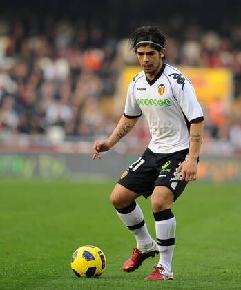 16.01.2011, Primera Division, FC Valencia - Deportivo La Coruna (L-R) Ever Banega - Valencia CF Nur fuer redaktionelle Verwendung, kein Model- oder Eigentum-Release vorhanden.